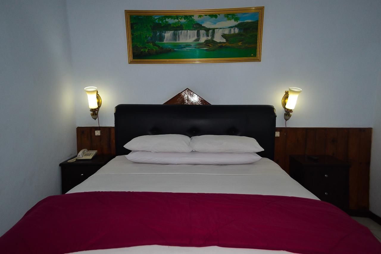 Hotel Indra Toraja Rantepao Exteriör bild