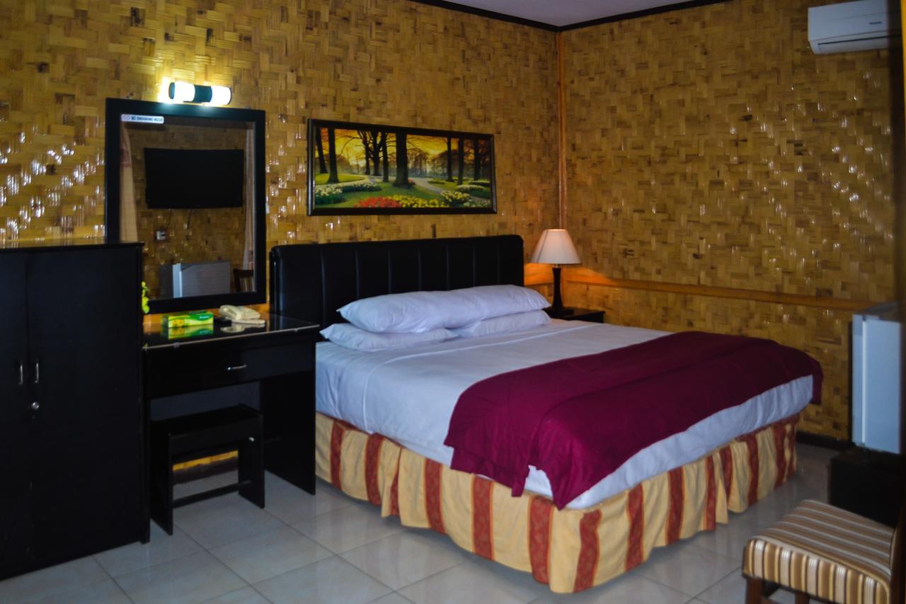 Hotel Indra Toraja Rantepao Exteriör bild